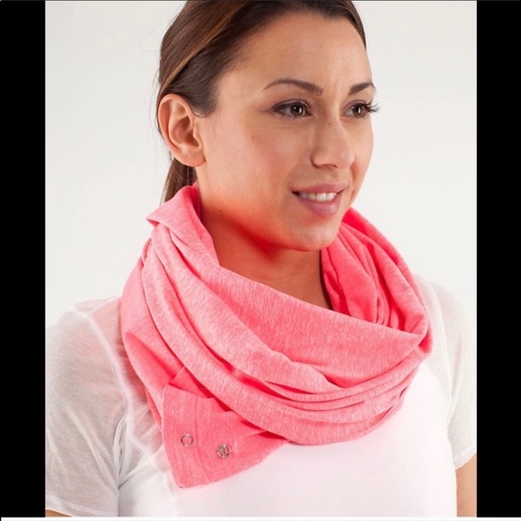 lululemon athletica Accessories - 🍋Lululemon Vinyasa Scarf In RARE Heathered Flash!
